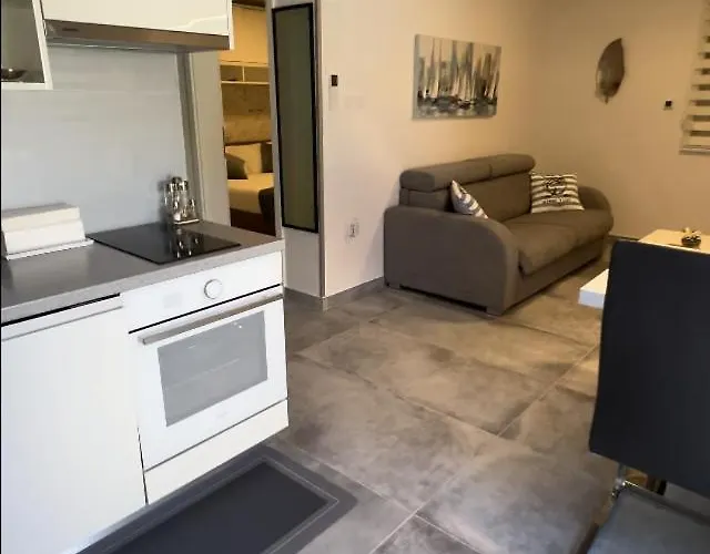 Mandy Apartman